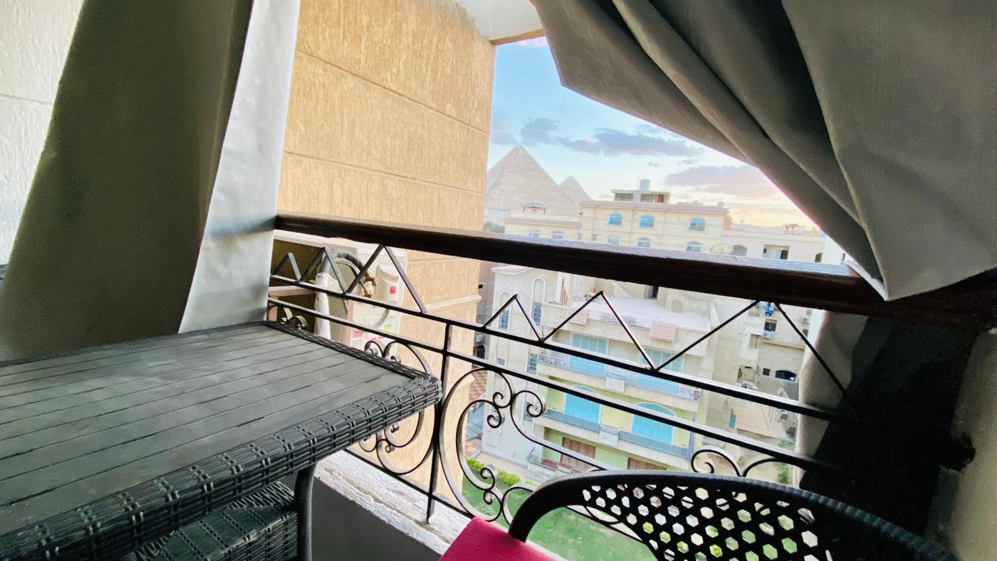 Oh Pyramids View Hotel Kafret el-Gabal Екстериор снимка